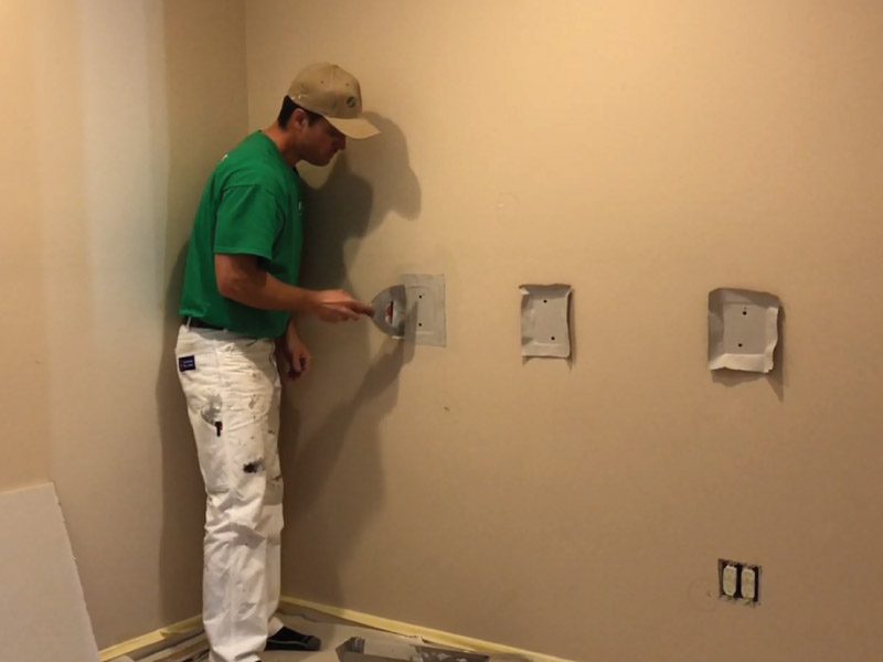 Filling drywall repair with 20 minute mud